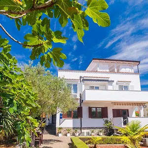 Brand New Viktorija Just 250m From The Beach! Appartamento